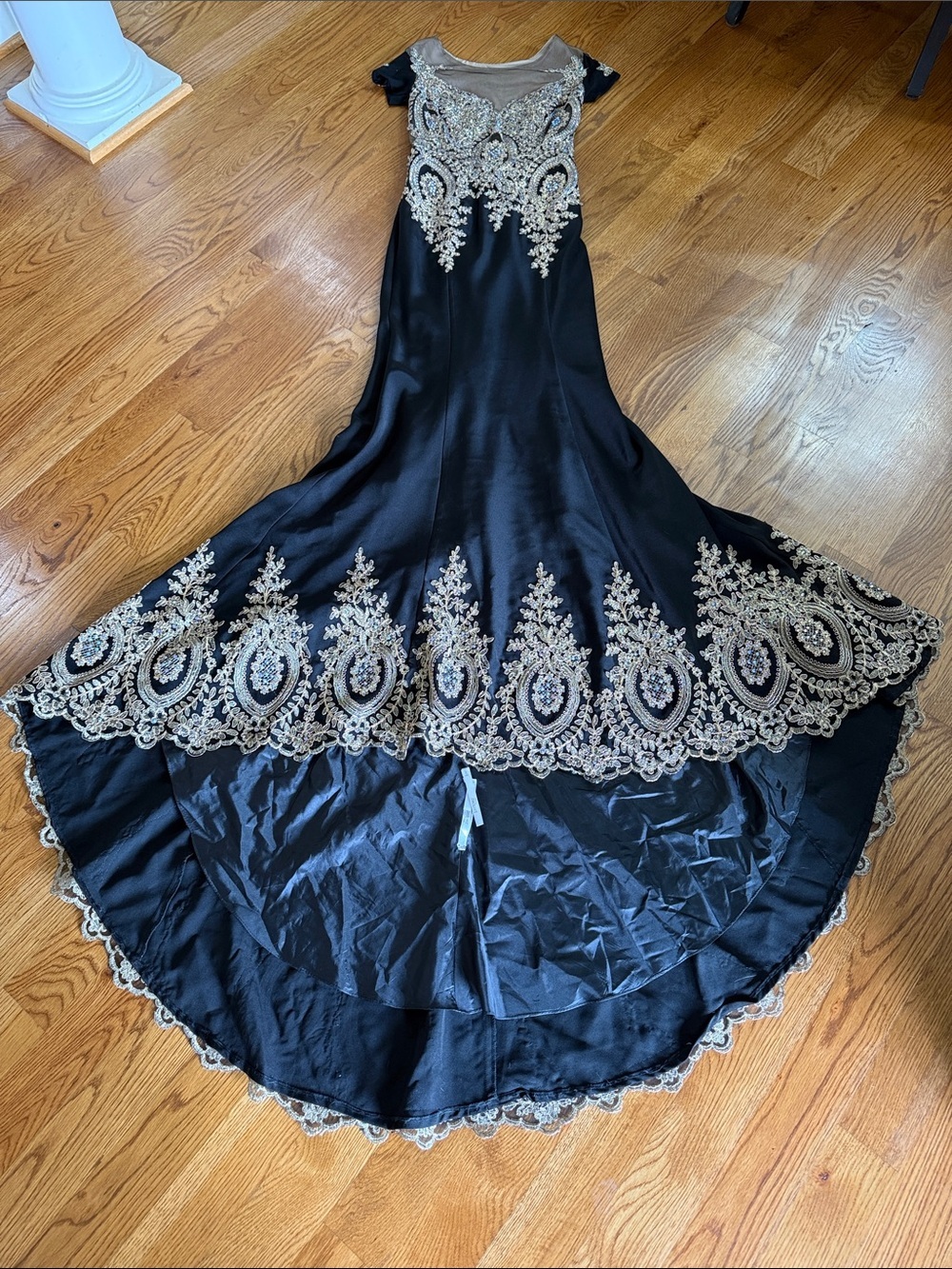 Tony Bowls Evenings Black Beaded Mermaid Gown Formal Dress Size 4